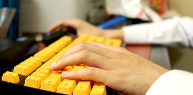 hands using keyboard